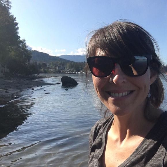 Meet your Posher, Lisa - Picture 1 of 1